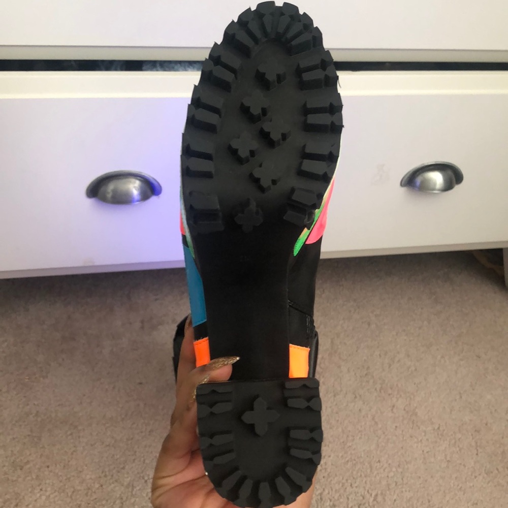 heels - Picture 4 of 4